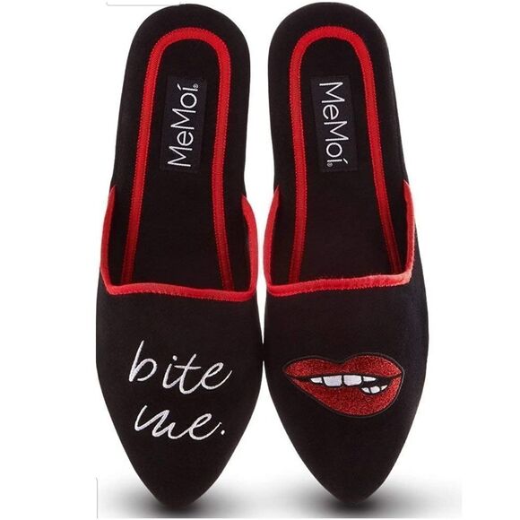 Memoi Bite Me Closed Toe Slippers - Picture 2 of 11